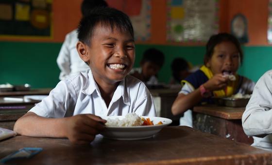 Novo relatório apela a compromisso renovado com o direito à educação